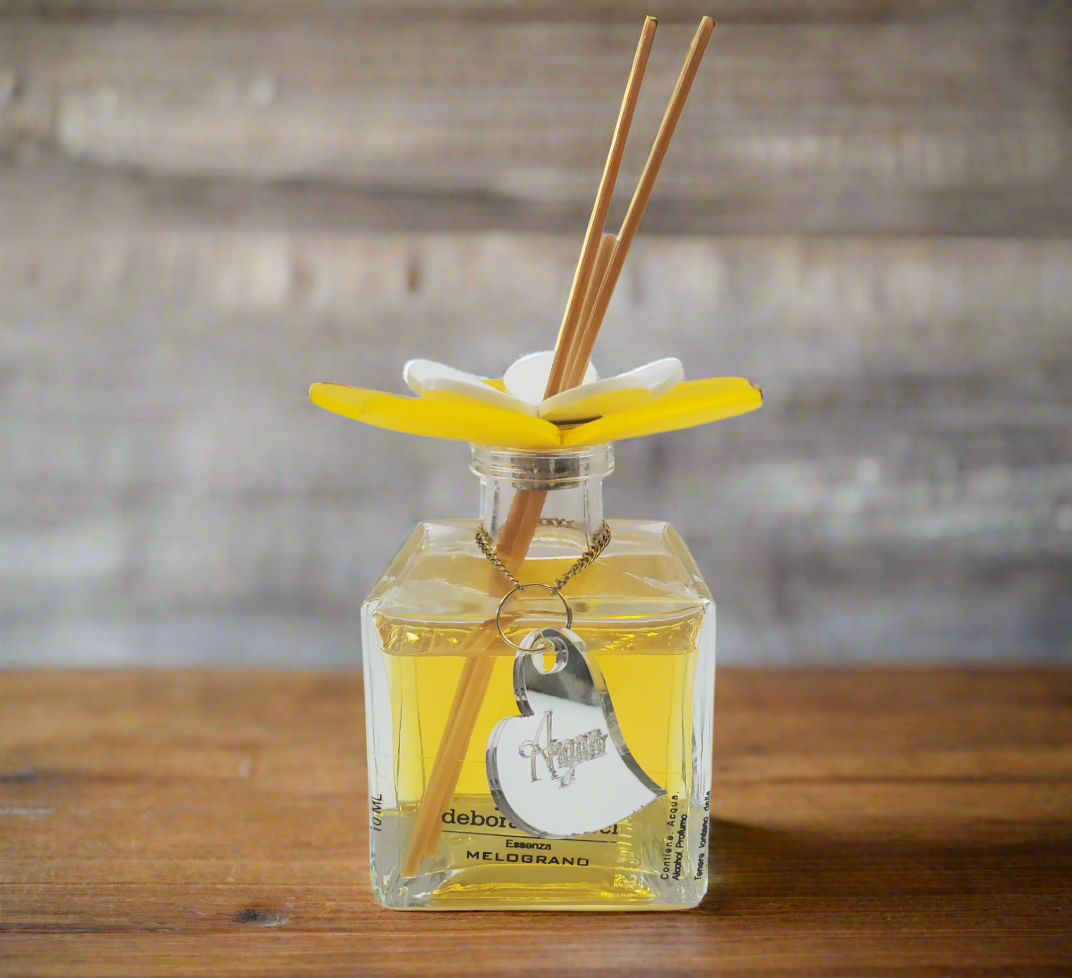 Debora Carlucci Collezione Renoir Diffusore quadrato grande Profumo di argan dolce Bottiglia con fiore vibrante Top 7 oz. #DC5799