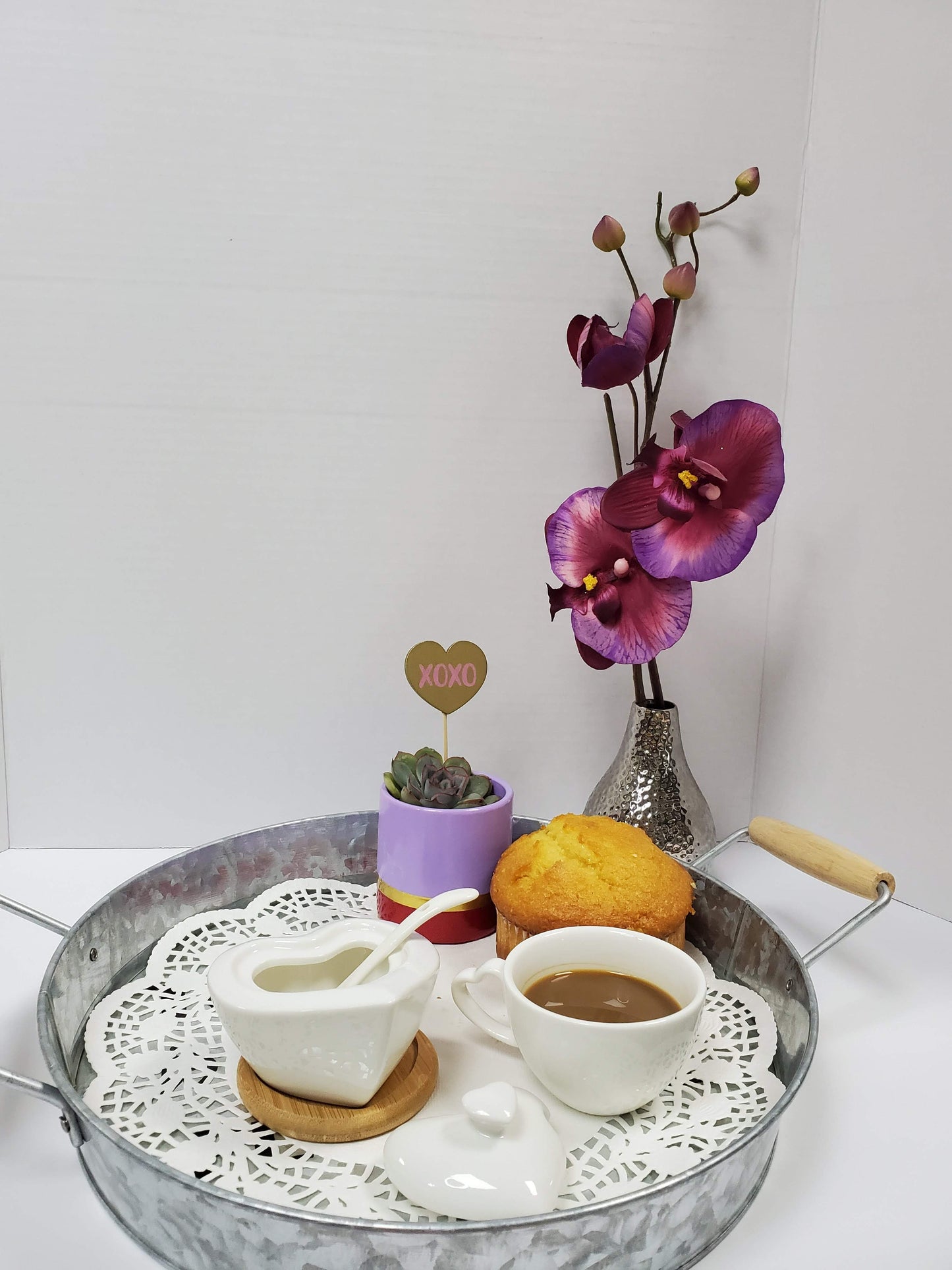 Debora Carlucci White Heart Shaped Sugar Holder On Wood Base #DC4560