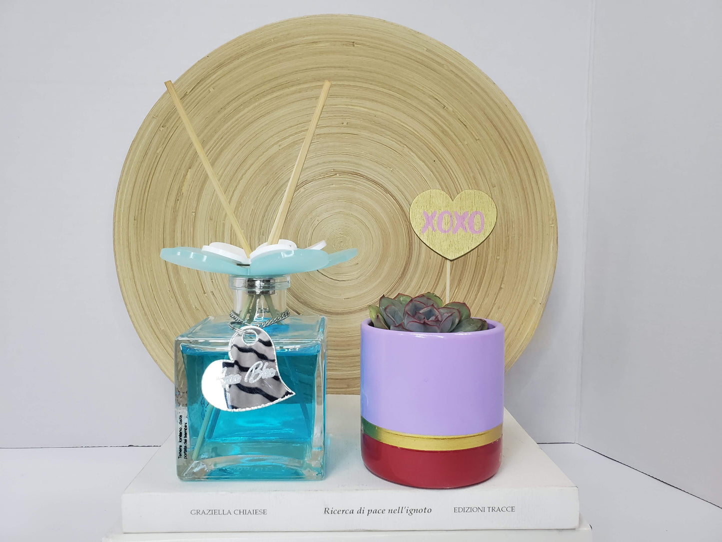Debora Carlucci Renoir Collection Aqua Blue Scent - Botella difusora cuadrada grande con parte superior de flores vibrantes, 7 oz. #DC5803