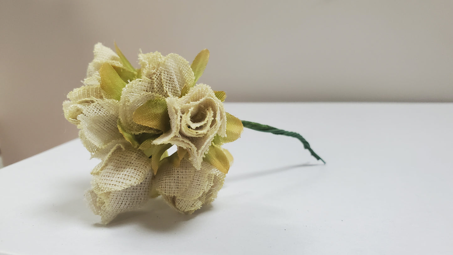Pequeñas flores de papel marrón y marfil- 72 piezas/bolsa BF5554