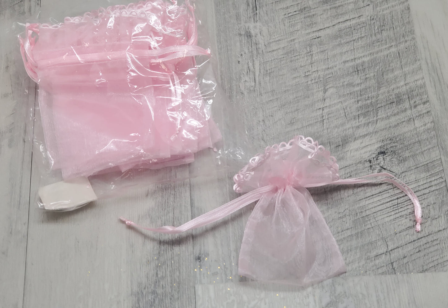 Bolsas de organza de 3x4 color marfil, azul o rosa con detalle de encaje 12 piezas por bolsa #61210
