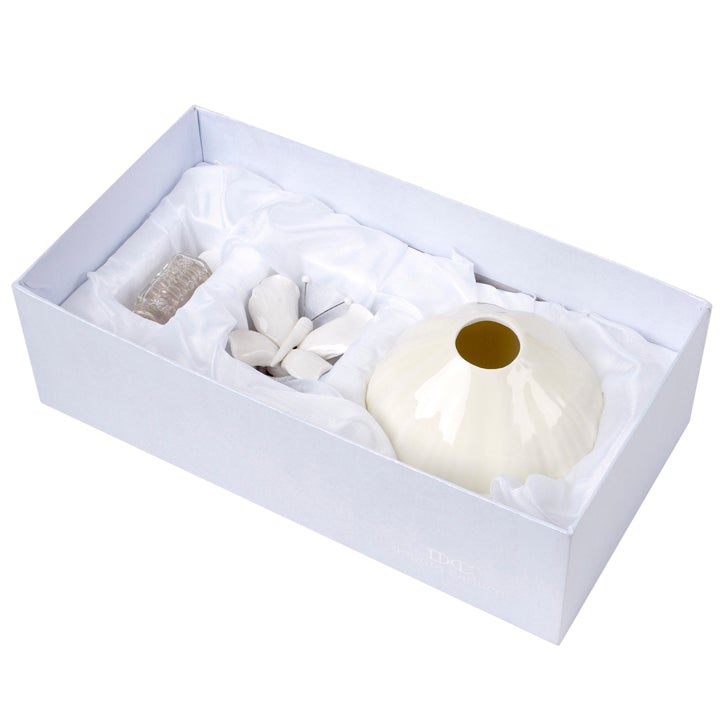 Diffusore in avorio per aromaterapia in porcellana italiana con parte superiore a farfalla #3239