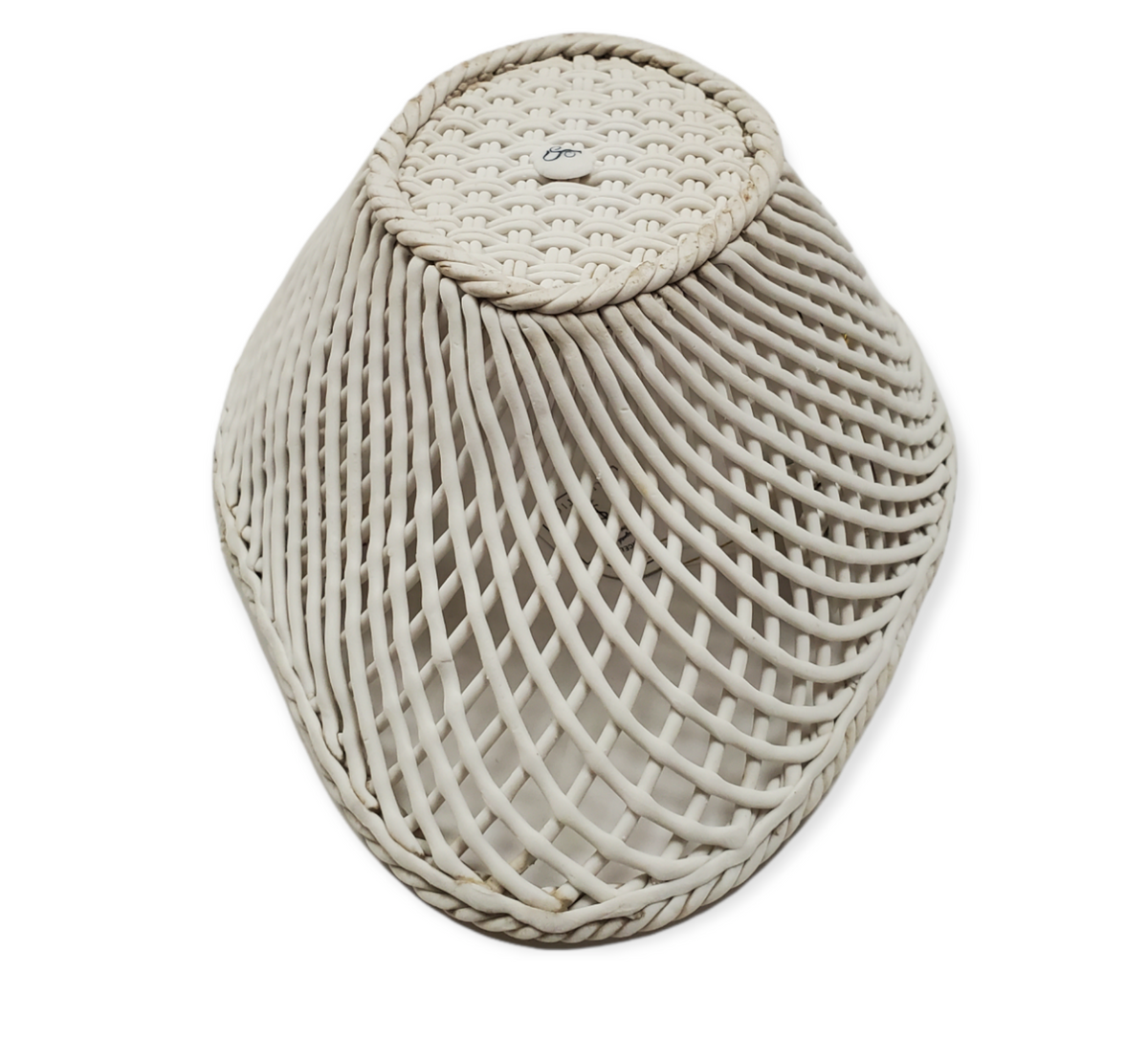 Porcelain Basket #B963