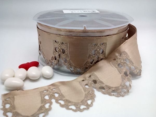 Bombonera de almendras con flores de confeti marrón, rollos de almendras Jordan con cinta #H400-55