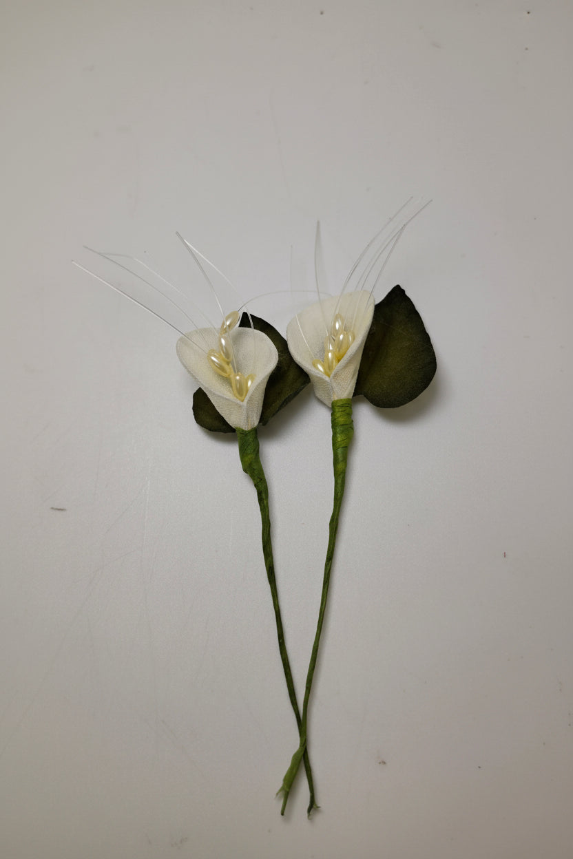 Ramo de flores de lirio de cala blanco w. Perlas flotantes- 12 piezas/bolsa ARF2086