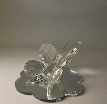 Carica l&#39;immagine nel visualizzatore di Gallery, Figurina farfalla italiana 24% cristallo e bianco di Murano #12557
