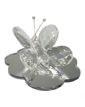 Cargar imagen en el visor de la galería, Figurilla de mariposa blanca de Murano y cristal italiano al 24 % #12557
