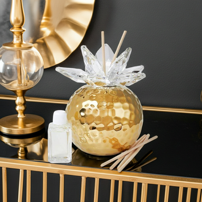 Debora Carlucci Gold Hammered Finish Reed Difusor w Crystal Lotus y Scent #33131G