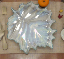 Load image into Gallery viewer, Debora Carlucci Murano Glass Leaf  Candy Dish #JS2
