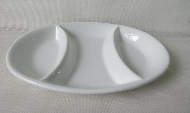 Cucina Italiana Ceramic 3 Section Appetizer Oval Serving Tray in White  #0041-W