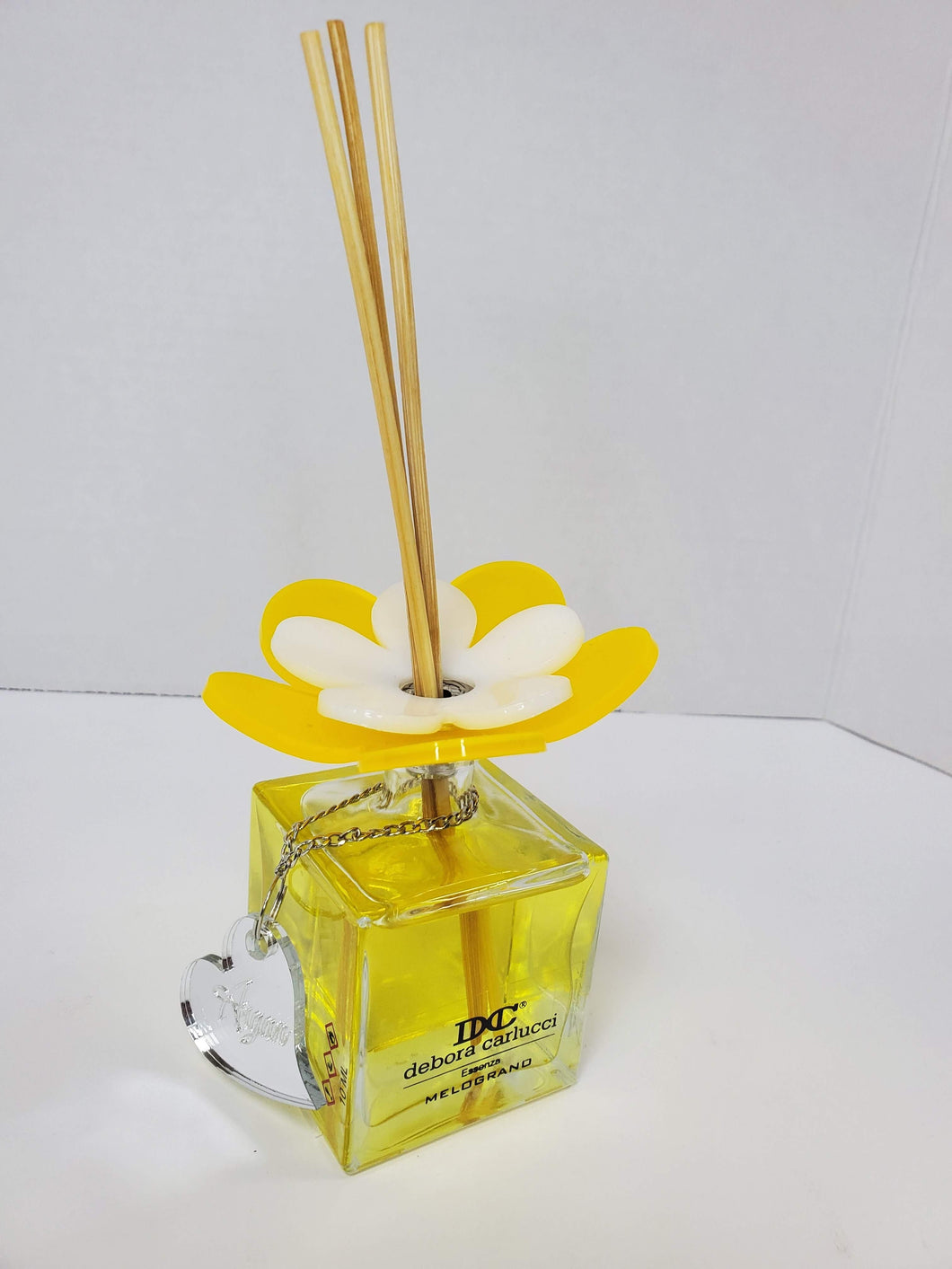 Debora Carlucci Flacone di profumo di argan con diffusore a lamella quadrato con parte superiore a fiori vivaci 3,5 oz. #DC5798