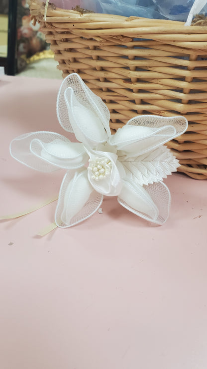 Jordan Almond Wired Nylon Almond Confetti Holders 5-Part 24 Pcs/Bag Ivory #DH-5