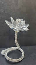 Cargar imagen en el visor de la galería, Debora Carlucci Flor de Swarovski con cuentas de cristal con tallo #6993
