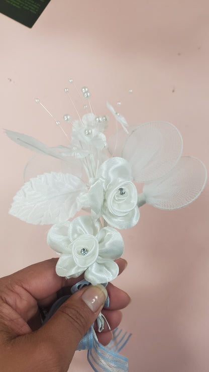 Bouquet di fiori bianchi w. streaming perle- 12 pz/borsa ARF2083W