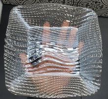 Carica l&#39;immagine nel visualizzatore di Gallery, Debora Carlucci Piatto per caramelle quadrato in vetro di Murano trasparente # DC002

