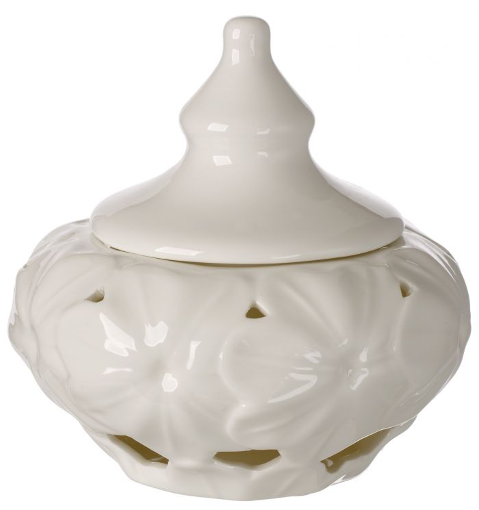 Plato para dulces de porcelana color marfil con relieve en la parte superior y decoración de margaritas #DC2649